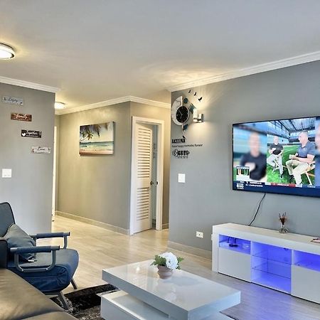 Waikiki Condo 2 Bedrooms 2 Bathrooms With 1 Free Parking Space هونولولو المظهر الخارجي الصورة