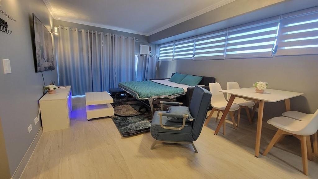 Waikiki Condo 2 Bedrooms 2 Bathrooms With 1 Free Parking Space هونولولو المظهر الخارجي الصورة