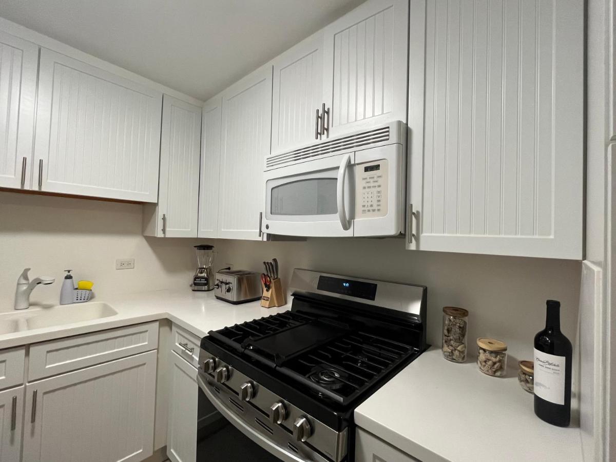 Waikiki Condo 2 Bedrooms 2 Bathrooms With 1 Free Parking Space هونولولو المظهر الخارجي الصورة