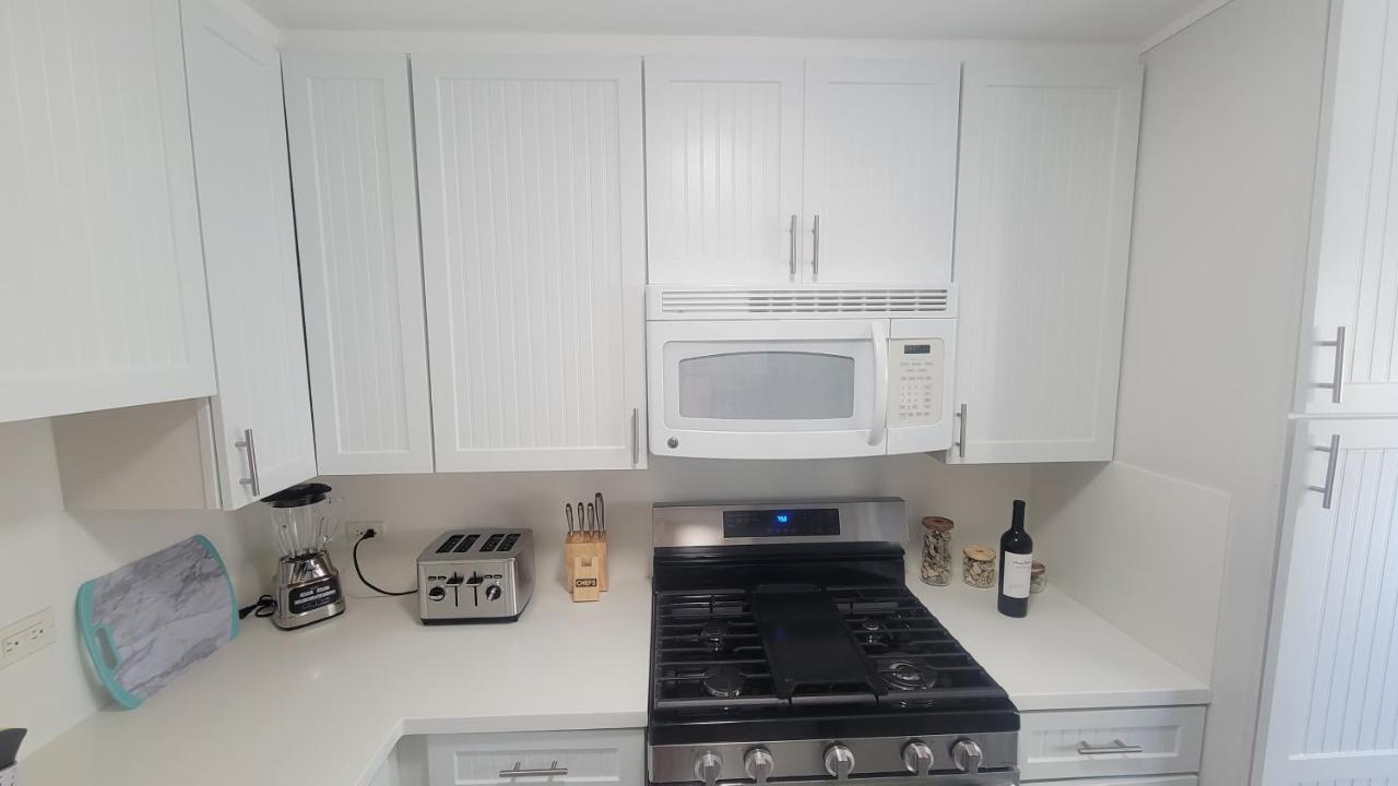 Waikiki Condo 2 Bedrooms 2 Bathrooms With 1 Free Parking Space هونولولو المظهر الخارجي الصورة